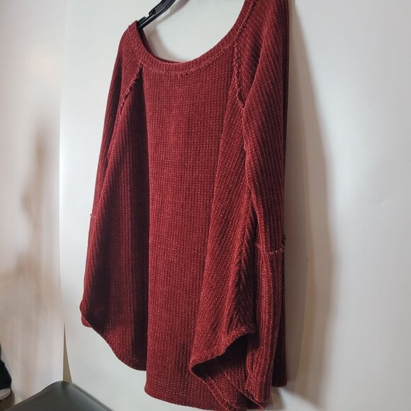Bucketlist Women's Rust Red Chenille Long Sleeve Top w/thumb holes - Picture 10 of 11